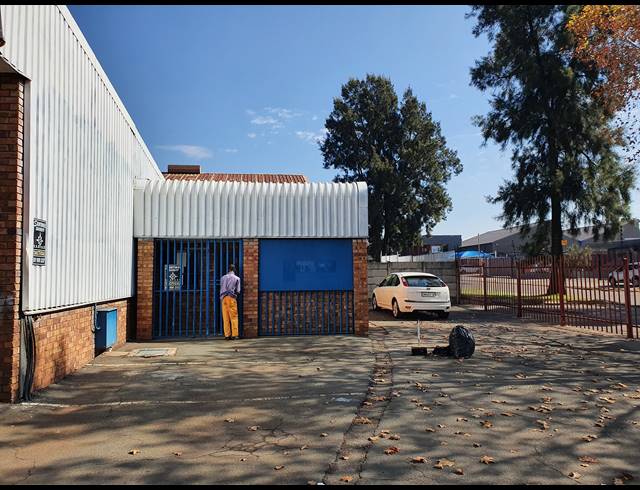 250M² WAREHOUSE TO LET IN ALRODE SOUTH